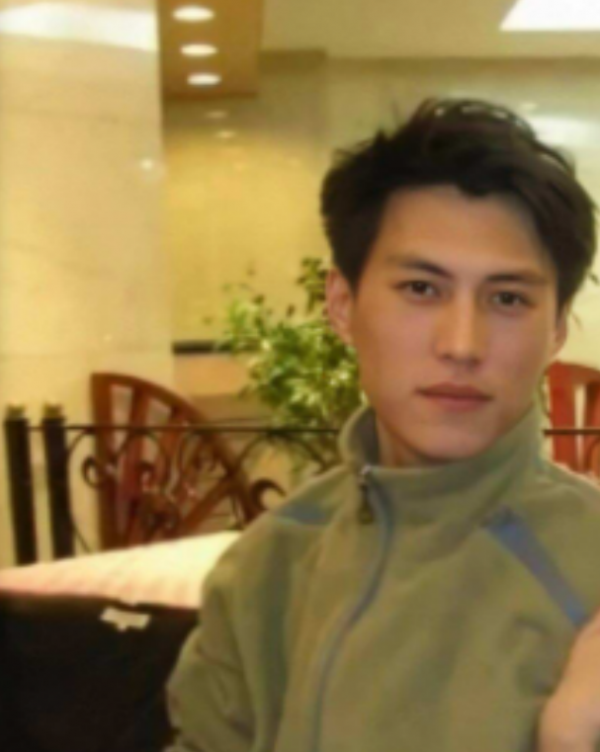 靳東：受不了江珊女兒滿臉的嫌棄，餘生不會辜負離異的李佳