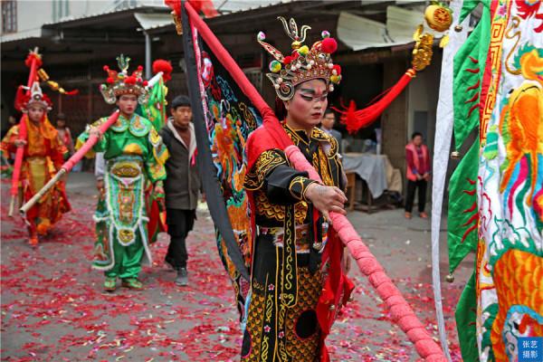 回顧往年潮汕傳統習俗營老爺，帶著神明遊鄉村，盛大場面你見過嗎