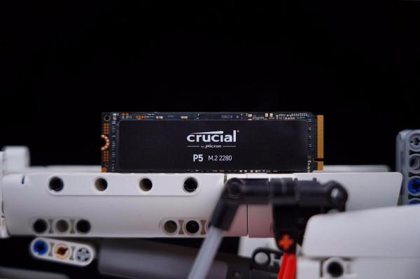 當英睿達P5遇到擁有專利的安鈦克DF700 FLUX機箱,新的篇章開始了 當英睿達P5遇到擁有專利的安鈦克DF700 FLUX機箱,新的篇章開始了