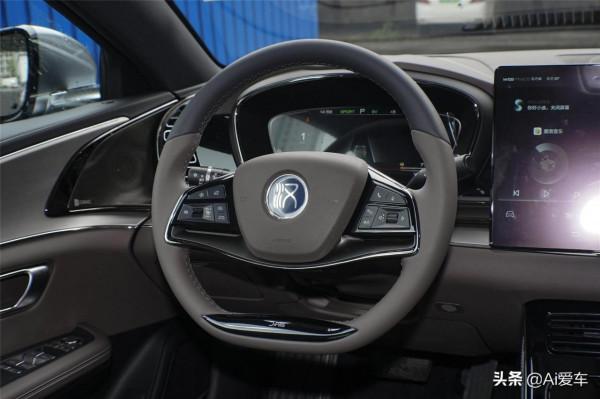 1&period;4L油耗帶四驅，高階旗艦大家轎，不要購置稅還便宜，比亞迪漢DM