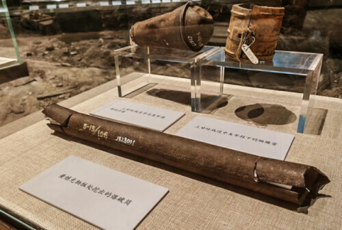 目睹黃繼光犧牲，在敵人屍體上找武器殲敵的老英雄，一路走好