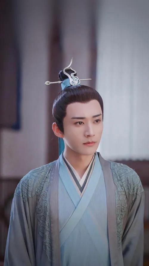 都說山東盛產美男子，這13位魯籍男星，個個五官端正，英氣逼人