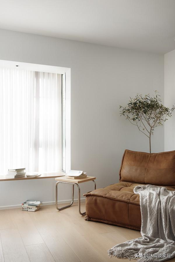 她把空間重組後,讓客廳不再是主角,想不到竟這麼實用,非常舒適 她把空間重組後,讓客廳不再是主角,想不到竟這麼實用,非常舒適