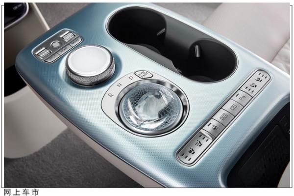 內飾升級12英寸大屏!現代新款帕里斯帝曝光,球形換擋見過嗎? 內飾升級12英寸大屏!現代新款帕里斯帝曝光,球形換擋見過嗎?