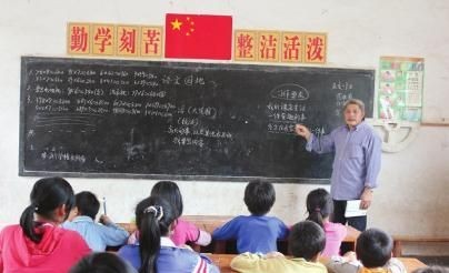 老師在上課的時候使用教學擴音器，有沒有違反師德呢？