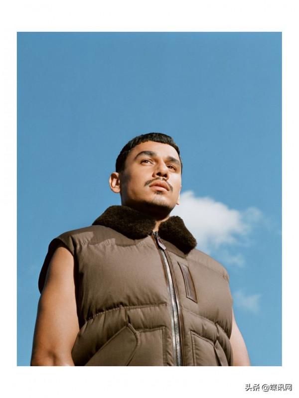 CHANEL、 BURBERRY、 Moncler 等品牌大片釋出,盡飽眼福 CHANEL、 BURBERRY、 Moncler 等品牌大片釋出,盡飽眼福