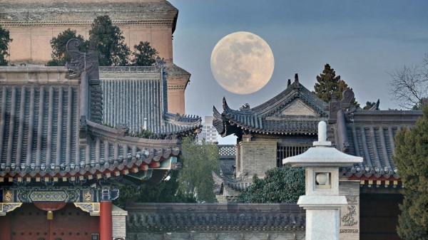 戲作大雁塔月圓夜小賦「嚴建設」 戲作大雁塔月圓夜小賦「嚴建設」