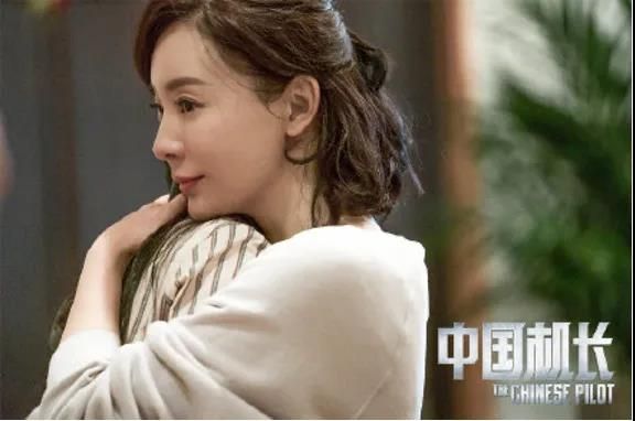 年輕時顯老,年紀大卻越看越美的4位女星,她們贏在了人生下半場 年輕時顯老,年紀大卻越看越美的4位女星,她們贏在了人生下半場