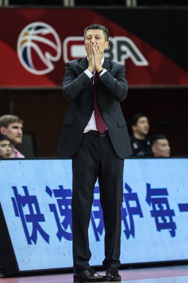 “廣州是弱隊，就欺負我們？”老叔用5場禁賽換來一個凝聚的廣州