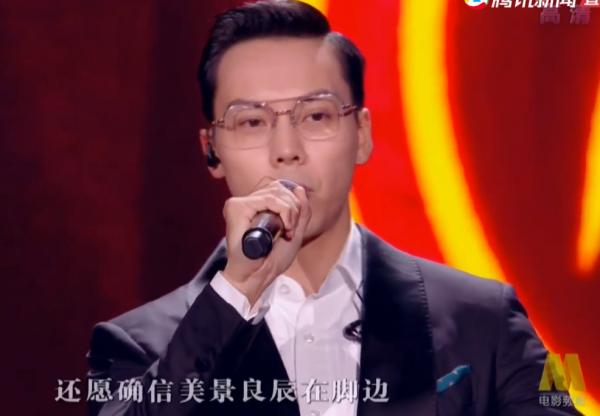 大灣區晚會群星爭奇鬥豔:王菲穿白裙如仙女,趙麗穎素色裙顯身材 大灣區晚會群星爭奇鬥豔:王菲穿白裙如仙女,趙麗穎素色裙顯身材