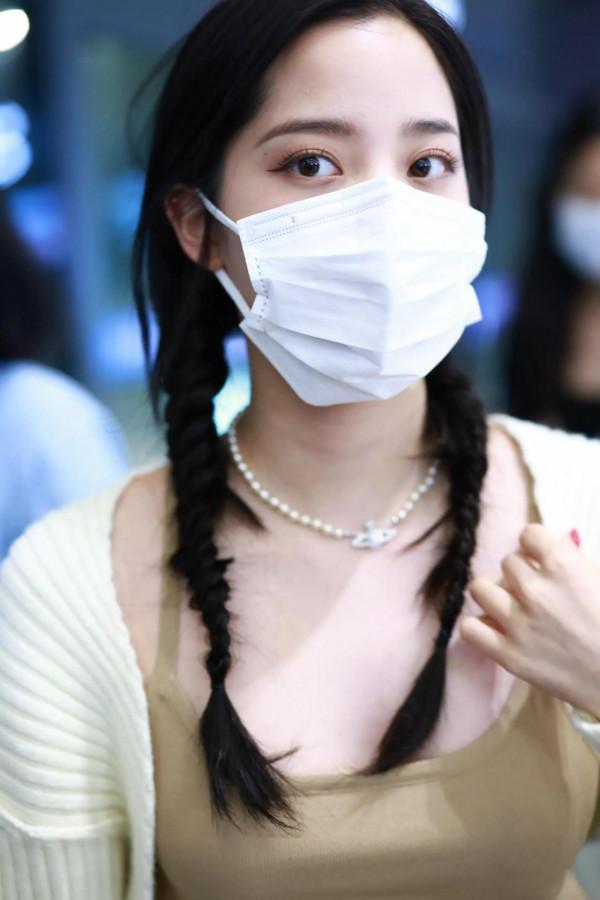 機場抓拍娛樂圈的小花私服，你更喜歡誰