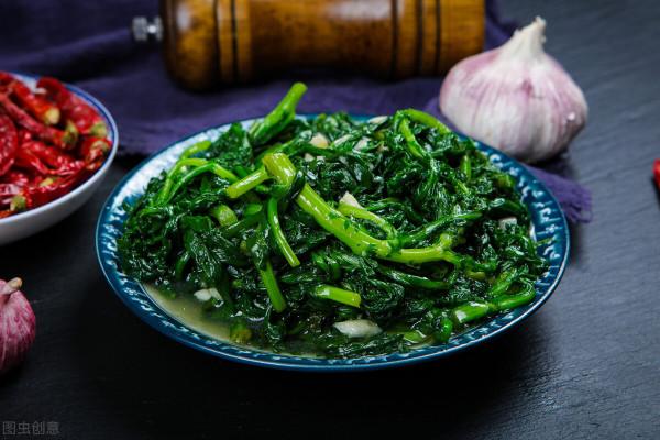 夏天,遇到“皇帝菜”別手軟,加辣椒簡單一炒,清脆又新鮮 夏天,遇到“皇帝菜”別手軟,加辣椒簡單一炒,清脆又新鮮