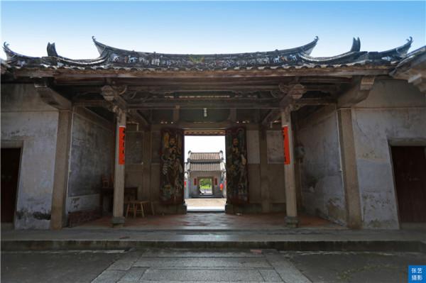 粵東有一座石寨古村落,牆寬4米的“城中城”,固若金湯名不虛傳 粵東有一座石寨古村落,牆寬4米的“城中城”,固若金湯名不虛傳