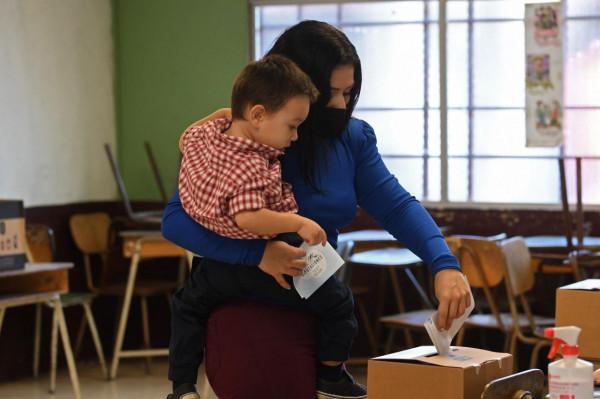 哥斯大黎加舉行總統和立法大會選舉