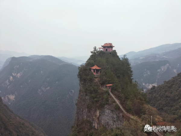 老韓講了一個故事：巴山蜀水