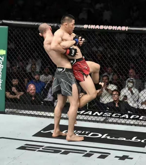 勝者為王！李景亮失利仍獲7.7萬美元，對手單場收入超15萬美元