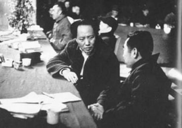 毛主席71歲生日宴,叫來4位特殊客人,席間他說:尾巴不要翹高了 毛主席71歲生日宴,叫來4位特殊客人,席間他說:尾巴不要翹高了