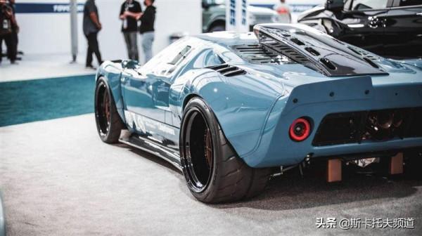 為了情懷，在車庫改裝經典賽車成狂暴的速度機器