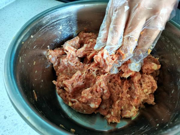 跟師傅學的肉包子做法，味道果然不一般，中秋節給家人蒸一鍋太香