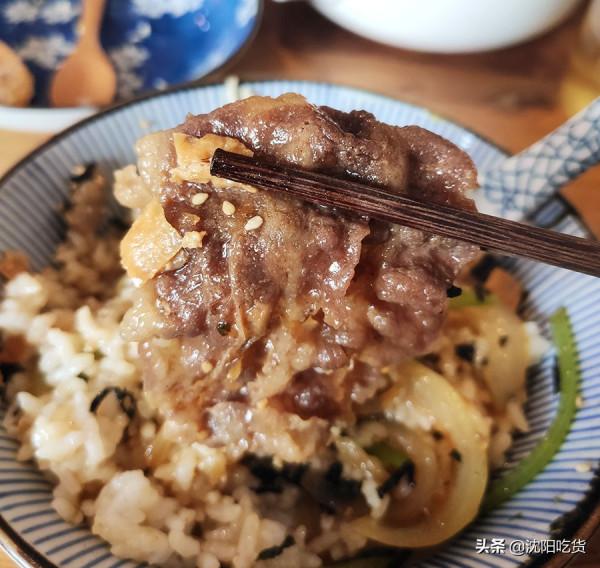 咖哩裡面加麻醬，這創意好啊，我把咖哩湯都喝了