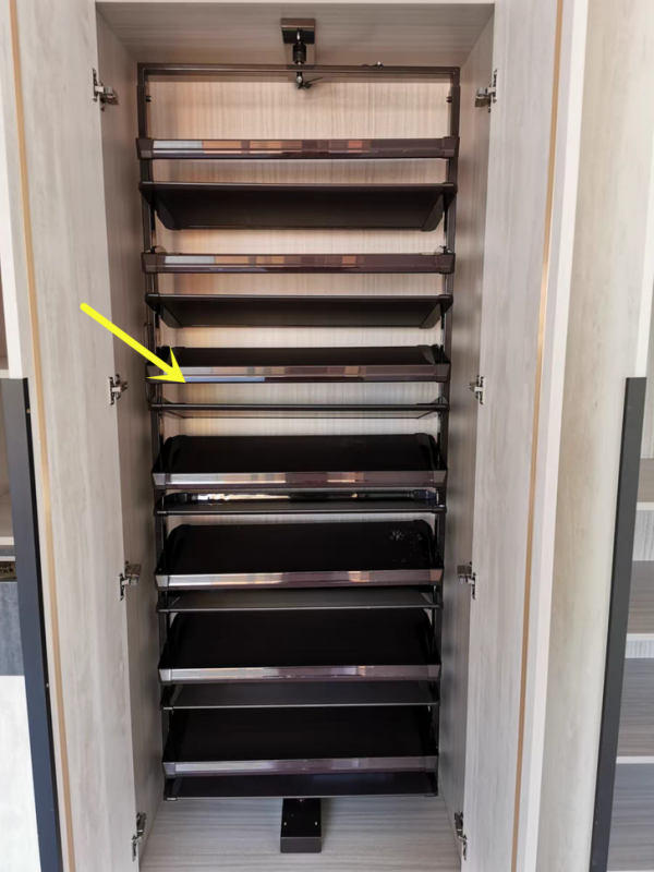 鞋多不是錯，錯的是不會收納！玄關櫃內替換隔板，早該大力推廣了