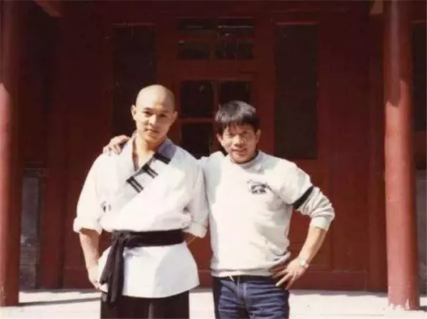 1986年,李連杰拍完《南北少林》之後,和劉家良“老死不相往來” 1986年,李連杰拍完《南北少林》之後,和劉家良“老死不相往來”
