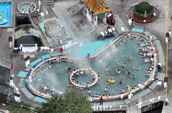 溫暖過年嘉遊贛，千人滑雪火爆迎新春