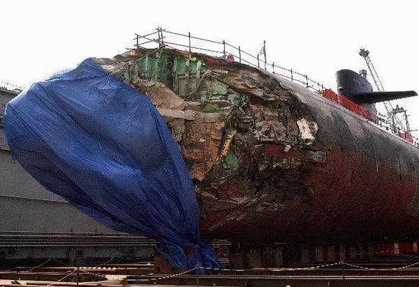 2005年，一艘美國核潛艇正常航行，突然一聲巨響，99人不幸傷亡