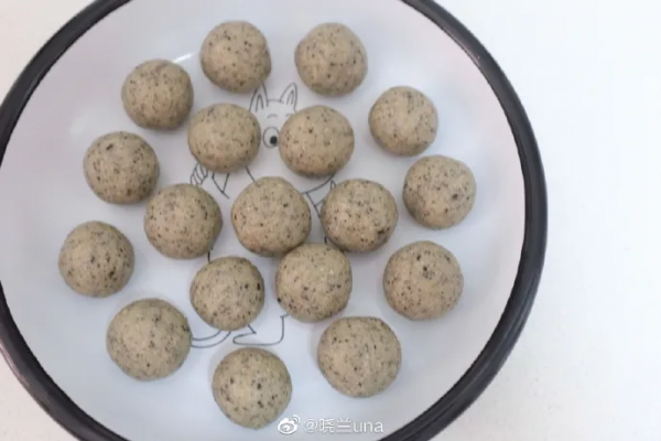 冰墩墩湯圓，製作三小時，吃掉兩分鐘