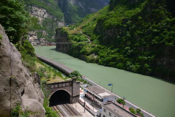 四川冷門峽谷景區，面積不大卻很深，峭壁奇景眾多，名氣卻不大