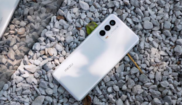 從mx4pro開始一直使用魅族，換了很多部魅族，這次又入手18sPro