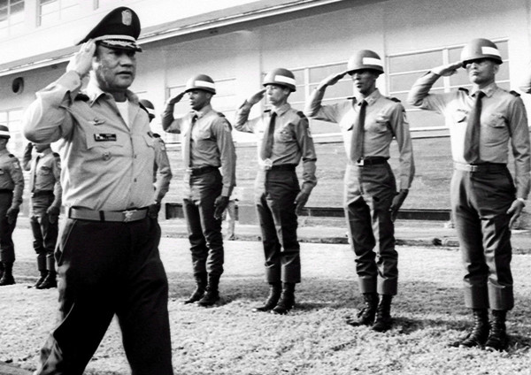 巴拿馬最大毒梟成一國總統,不願做美國傀儡,美國為抓他發動戰爭 巴拿馬最大毒梟成一國總統,不願做美國傀儡,美國為抓他發動戰爭