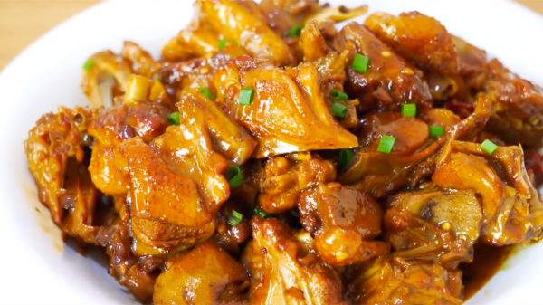 重慶最出名的10道特色菜，麻辣過癮，鮮嫩好吃，旅遊必吃美食推薦