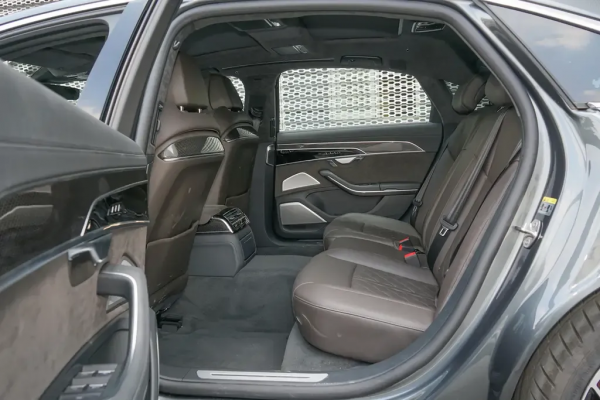 配V8發動機迸發571匹馬力,車長5309mm,解讀奧迪S8 配V8發動機迸發571匹馬力,車長5309mm,解讀奧迪S8