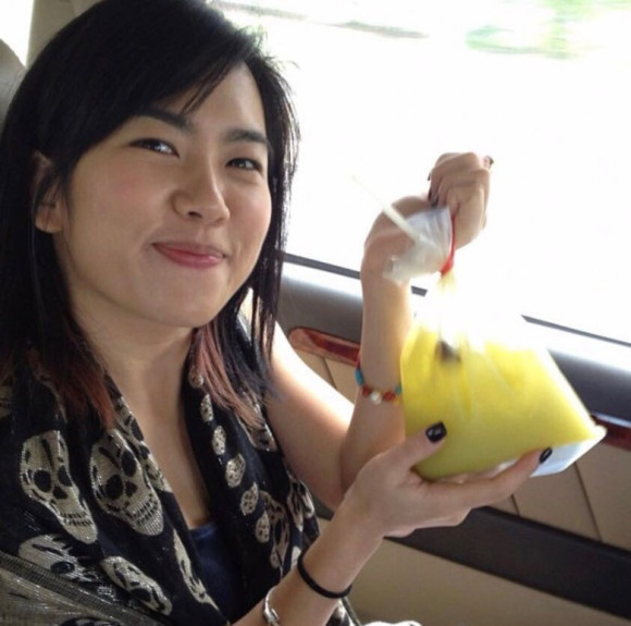 黎明女助手正式升級黎太,曬求婚及結婚鑽戒,帶三歲漂亮女兒出巡 黎明女助手正式升級黎太,曬求婚及結婚鑽戒,帶三歲漂亮女兒出巡