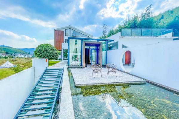 莫干山顏值超高的獨棟民宿，由一家農舍改建而成，度假拍照好地方