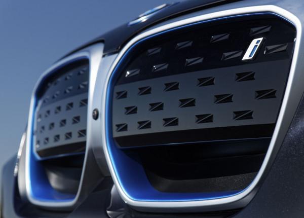 全新寶馬iX3亮相!M套件加持,外觀更運動,充電10分鐘能跑100km 全新寶馬iX3亮相!M套件加持,外觀更運動,充電10分鐘能跑100km