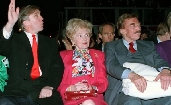 特朗普母親:做了8年保姆,嫁給富商成闊太,開著勞斯萊斯收硬幣 特朗普母親:做了8年保姆,嫁給富商成闊太,開著勞斯萊斯收硬幣