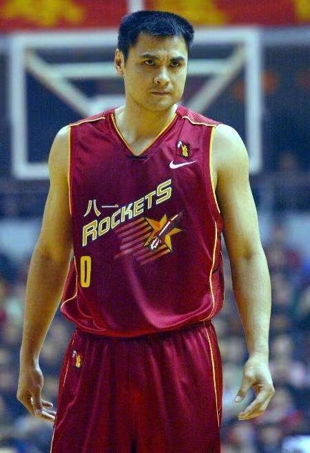 中國籃壇五大傳奇大前鋒：排骨飛人杜峰墊底，籃下魔術師僅第四