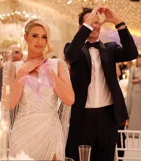 40歲希爾頓的世紀婚禮讓人開眼界!換了4套婚紗太奢華,美如公主 40歲希爾頓的世紀婚禮讓人開眼界!換了4套婚紗太奢華,美如公主