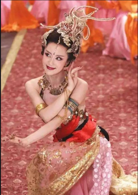 還記得那個“古裝NO1美人”嗎？曾經被狗咬得毀容，如今怎麼樣了