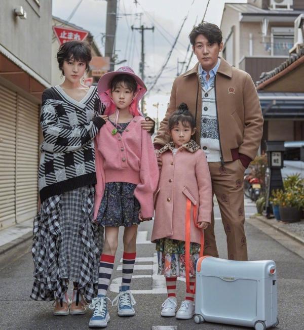 《爸爸去哪兒》8年了，10位女娃變化大，有人進入變美尷尬期