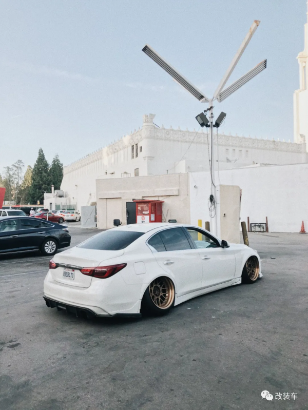 身中VIP劇毒的英菲尼迪Q50車主，即使吃白粥配榨菜也要堅持改裝