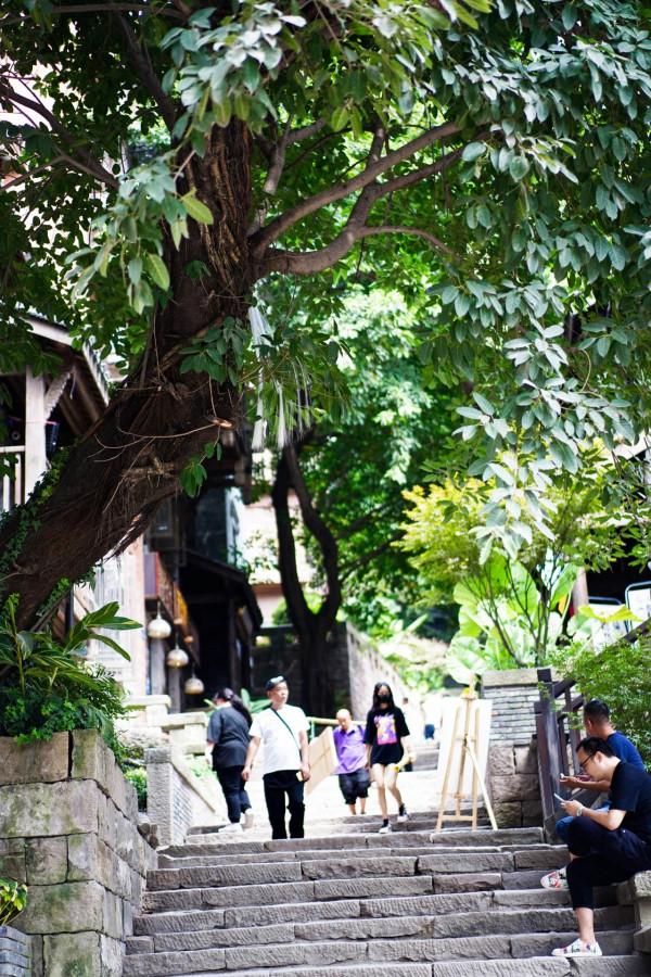 重慶十八梯涅槃重生，國慶遊客人山人海，堪稱重慶版清明上河圖