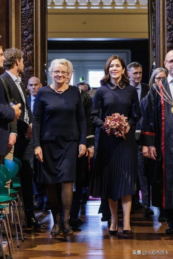 章澤天28歲生日獨自慶生，不見劉強東…| 鄭爾摩斯週報