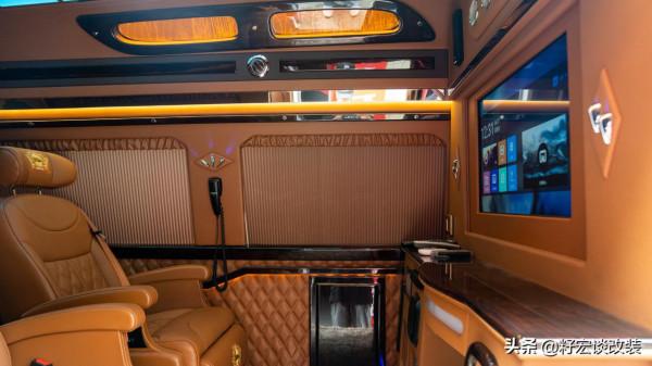 200萬的富商保姆車，如今30萬都沒人要，福特E350內飾翻新效果