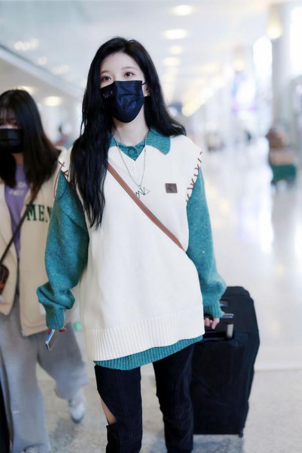 沈夢瑤同框戴萌,一個打扮休閒隨性一個美得溫柔,年齡差很明顯 沈夢瑤同框戴萌,一個打扮休閒隨性一個美得溫柔,年齡差很明顯