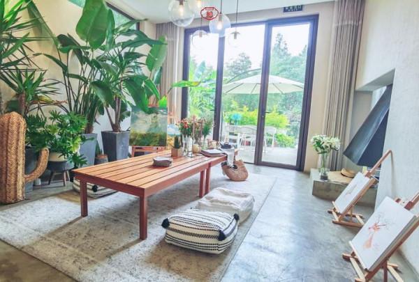 我的天哪,莫干山下的農民房都變成這樣了,城裡人卻喜歡來湊熱鬧 我的天哪,莫干山下的農民房都變成這樣了,城裡人卻喜歡來湊熱鬧