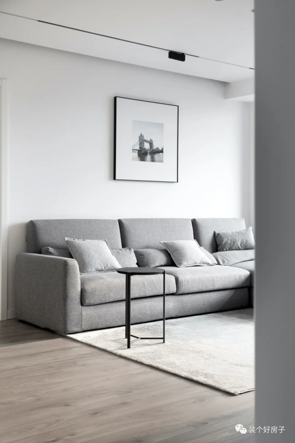 北京夫妻花70W打造130㎡極簡家：憑空造衣帽間+主衛+獨立書房，牛