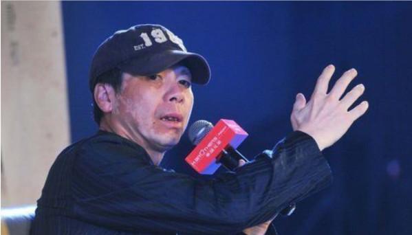 馮小剛:拋棄結婚15年的原配,40歲娶小10歲徐帆,63歲至今不生娃 馮小剛:拋棄結婚15年的原配,40歲娶小10歲徐帆,63歲至今不生娃